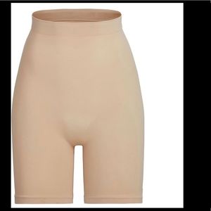 Seamless High-Waist Women's Shorts - Tan